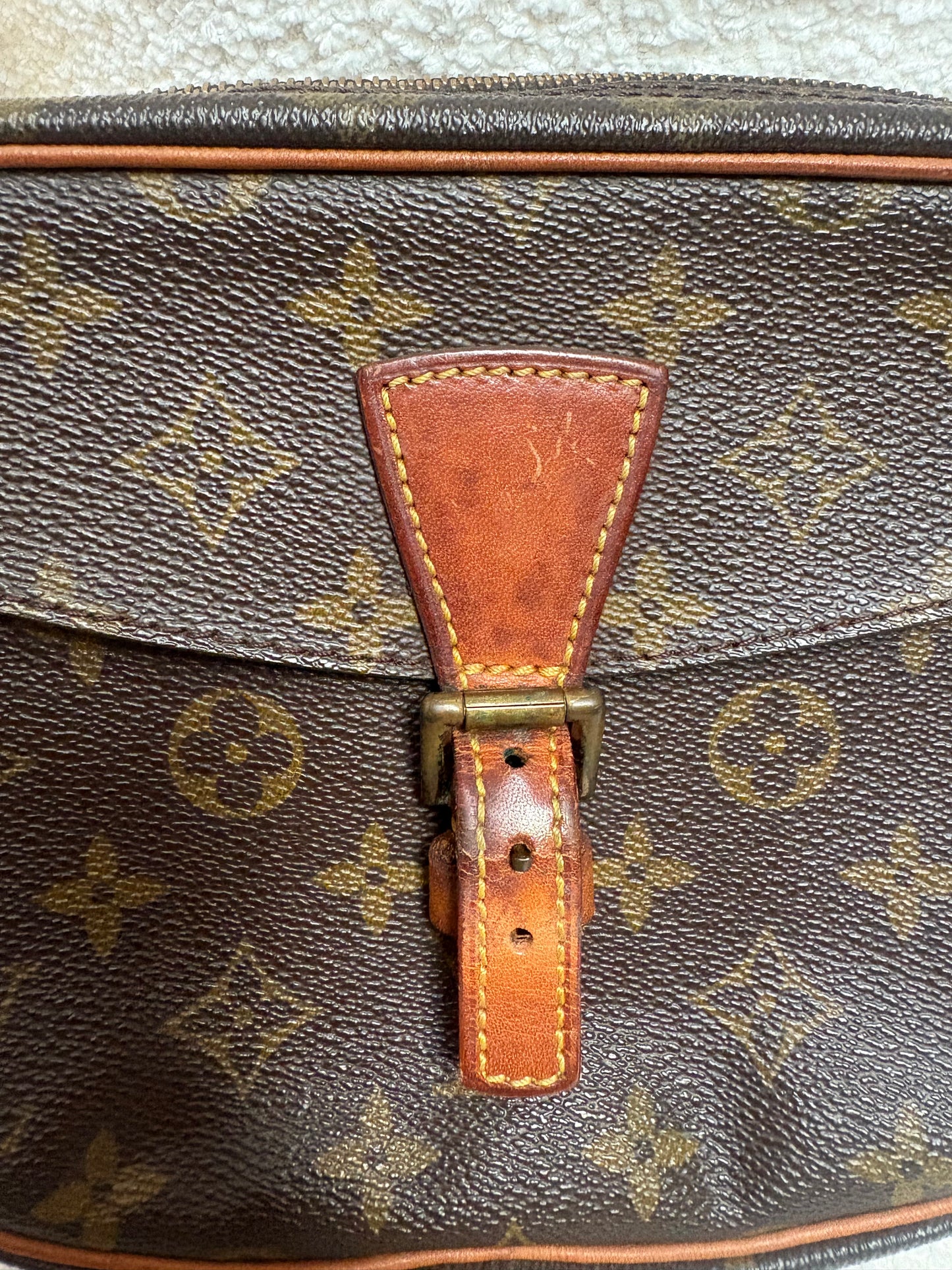 Louis Vuitton Jeune Fille