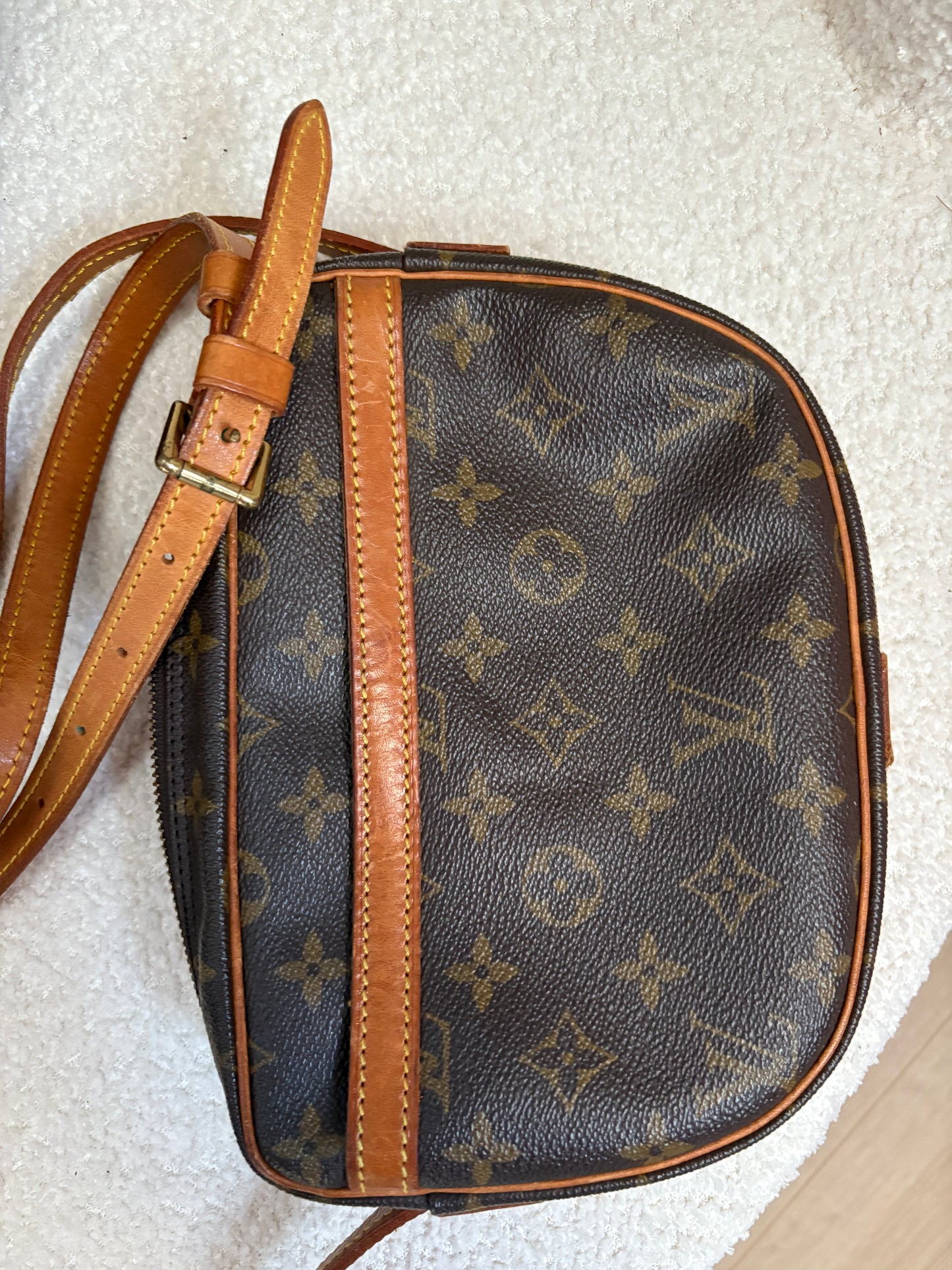 Louis Vuitton Jeune fille PM
